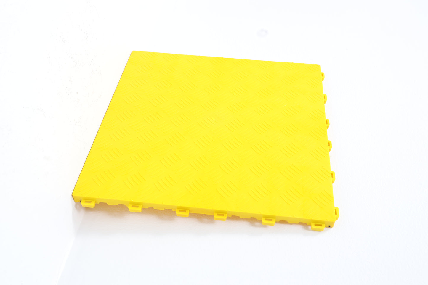 Flat-surfaced Tile